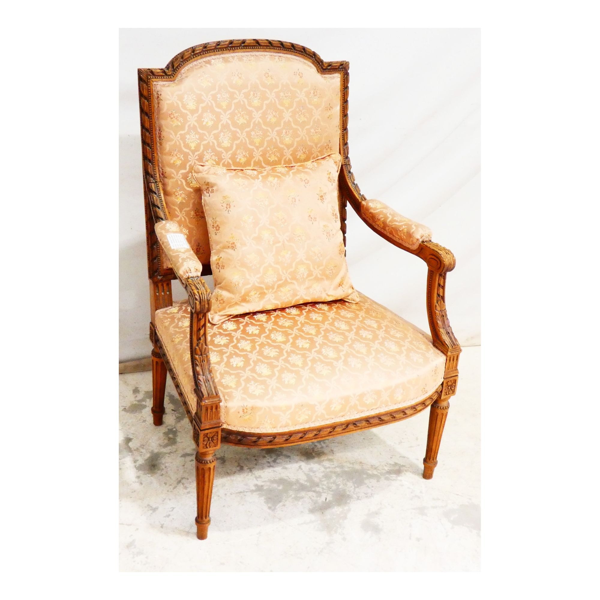 Fauteuil Tapissé Style Louis XVI Rose Fauteuil Tapissé Style Louis XVI Rose