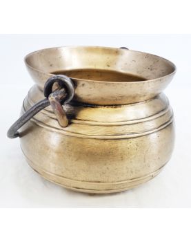 Marmite de Château XIXe Siècle en Bronze avec 1 Anse en Fer