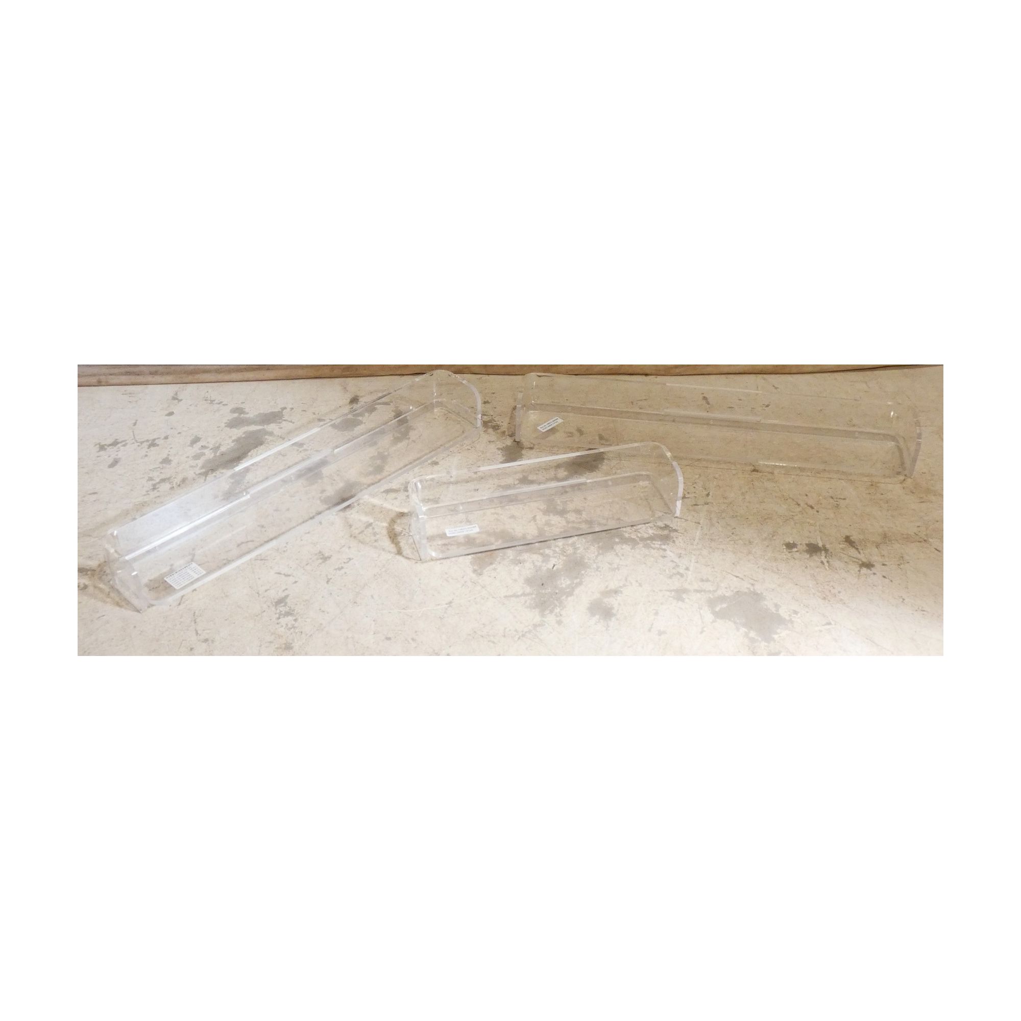 Lot de 3 Étagères Plexiglass par David LANGE Lot de 3 Étagères Plexiglass par David LANGE