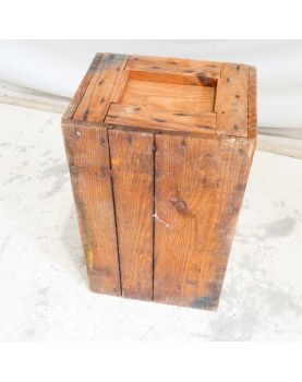 Ancienne Caisse à Fusée Américaine
