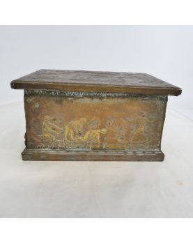 Coffret en Laiton Repoussé Décor Égypte
