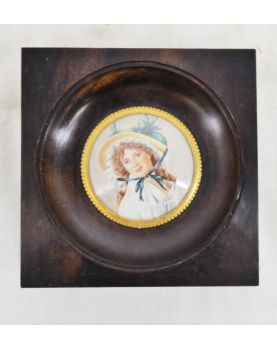 Miniature Encadrée Femme