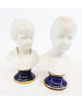 Paire de Petits Bustes Couple d’Enfants en Biscuit
