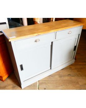 Two-tone furniture with 2 sliding doors and 2 drawers