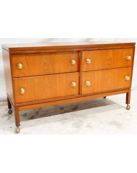 Chest of drawers with 4 drawers with brass handles