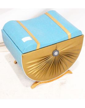 Small blue chest